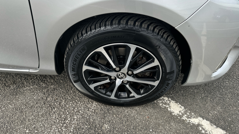 Toyota Yaris 1.5 Hybrid Icon Tech 5dr CVT Hybrid Hatchback